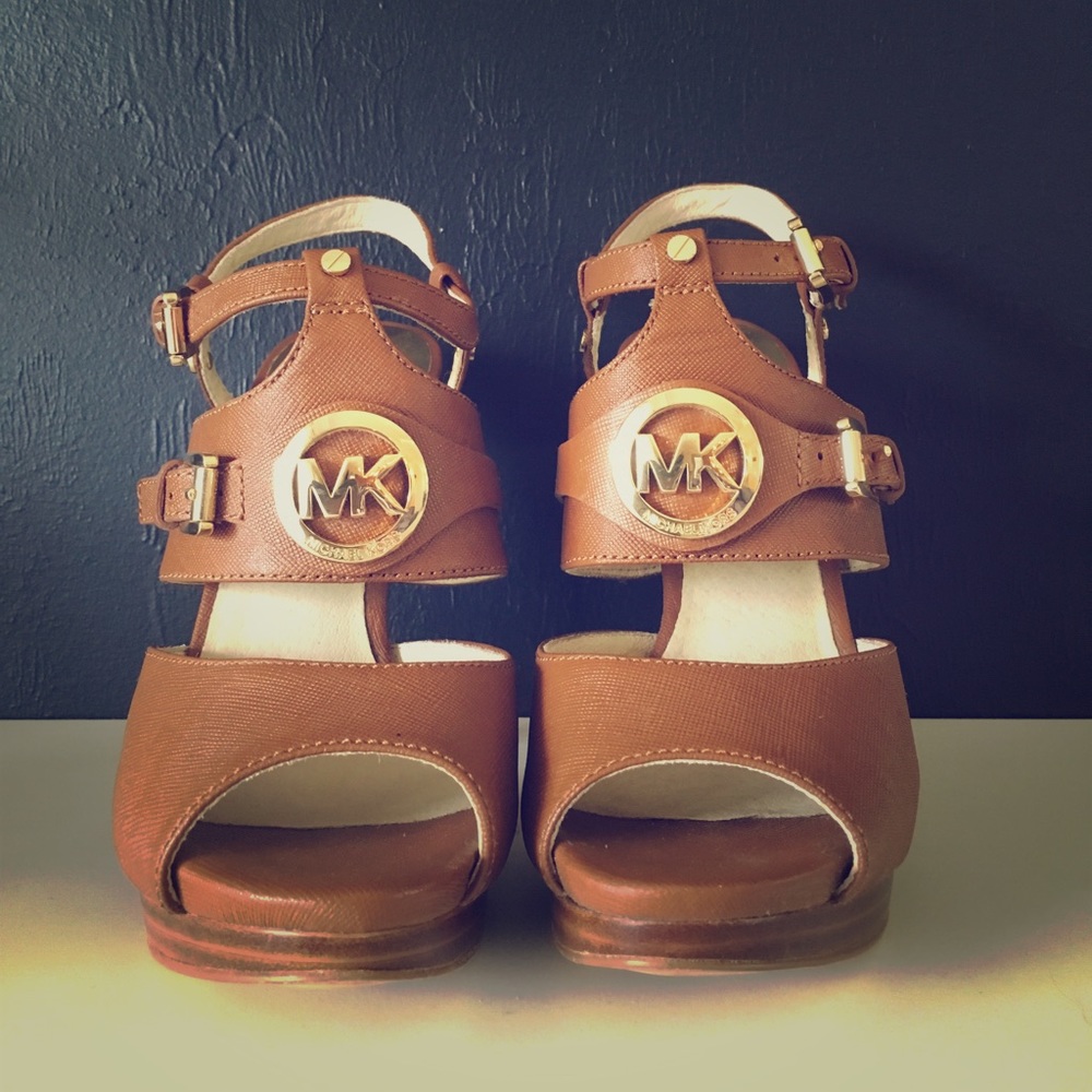 MK women’s heels size 7